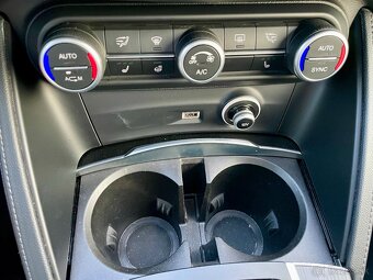 Alfa Romeo Stelvio 2.2 210k Super Q4 A/T - 13