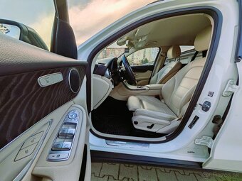 MERCEDES-BENZ GLC 250 D 4MATIC -EXCLUSIVE-SLOVENSKE-NADHERNE - 13