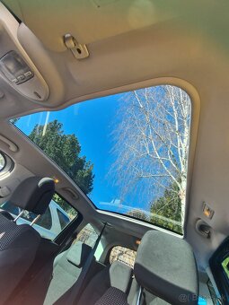 Peugeot 5008 facelift 1,6hdi automat rok 2014 - 13