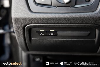 BMW 320i 2017 kombi automat - 13