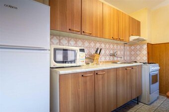 Rezervované Na predaj 4 izbový rodinný dom Malé... - 13