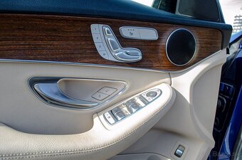 Mercedes-Benz C trieda Kombi 300 d A/T 4MATIC - 13