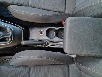 Alfa Romeo Giulietta Gulietta 1.6 JTD Distinctive 77KW M6 SR - 13