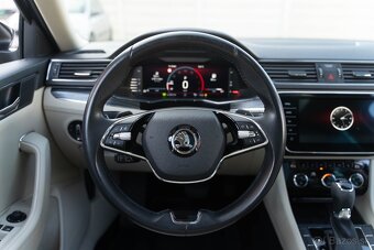 Škoda Superb Combi Panoráma - 13