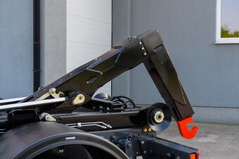 MERCEDES 1622 NOVÝ HÁKOVÝ NOSIČ KONTAJNEROV HYDRAULICKÁ RUKA - 13