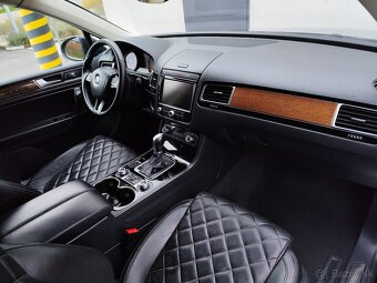 VW Touareg 3.0 TDI  R-LINE & EXECUTIVE EDITION - 13