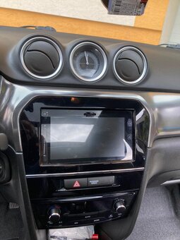 predám Suzuki Vitara 1.4 boosterjet - 13