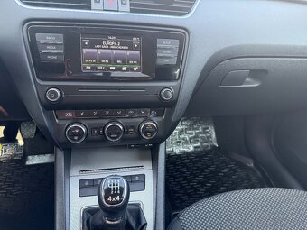 Škoda Octavia Combi 1.6 TDI 110k Style 4x4 - 13