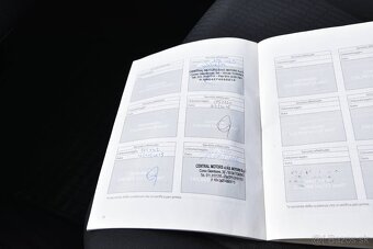 Toyota Avensis Combi - 13