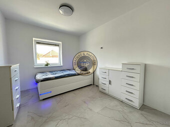 PREDAJ rodinný dom Bezenye - 13