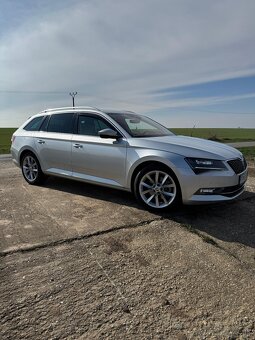 Škoda Superb Combi strieborná metalíza - 13