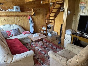 Záhrada s chatou v krásnom prostredí - 13