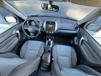 Toyota RAV4 2.0 VVTi - 13