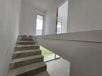 Predaj 4 izb.rod.domu v mestskej časti Strážov,252m2 -Žilina - 13