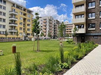 Svetlý 2 izbový apartmán Ružinov - 13