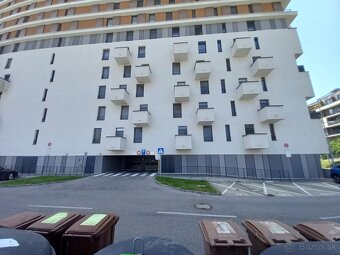 Vonkajšie parkovacie miesto Slnečnice, zóna mesto pred A2 - 13