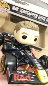 Max Verstappen - funko pop formula + podpis karta - 13