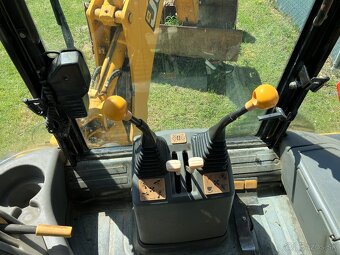 Predám JCB 3CX rezervované - 13