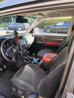Mitsubishi Pajero - 13