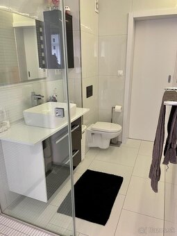 Exkluzívny 2-izbový byt s terasou, záhradkou a panoramatický - 13