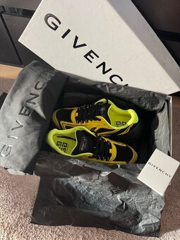 Givenchy - original - 13