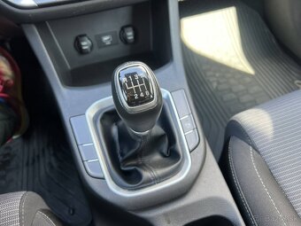 Hyundai i30 Combi 1.5 DPI 80kw benzin - 13