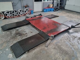 PNEUSERVIS ZDVIHAK 2500 kg ROK-2012 - 13