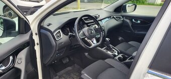 Nissan Qashqai benzin 117 kW automat 1.majitel rok 2020 naj. - 13