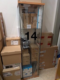 Vitrína (skrinka) a ostatný nábytok plus pútače do predajne - 13