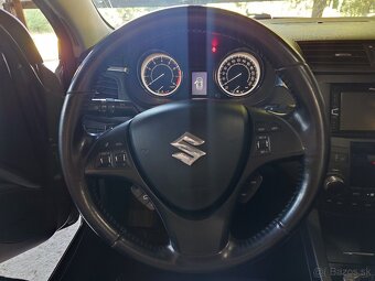 Suzuki Kizashi 2.4 AWD CVT - 13