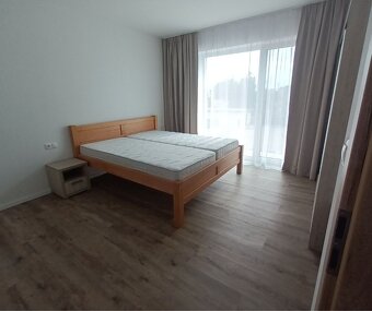 Krásny,nový dom s pozemkom,parkovacími miestami - 13