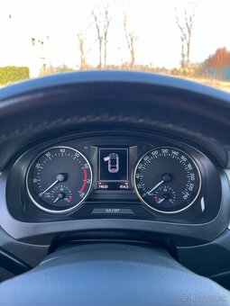 Predám ŠKODA Rapid Spaceback SB 1.2 TSI 110k Ambition 4Valec - 13