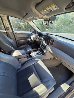Jeep Grand Cherokee - 13