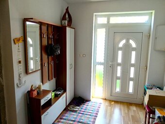 Na predaj rodinný dom s veľkým pozemkom 1968 m2 | Holumnica - 13