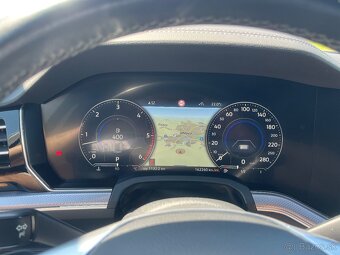 VW TOUAREG 3.0TDI 210kW • RLINE • WEBASTO • MASÁŽE - 13