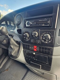 Iveco Daily 3.0 170 HP Skriňa + hydraulické čelo - 13