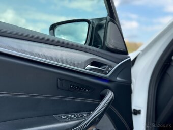 BMW 530xD G30 PLNÁ VÝBAVA - 13