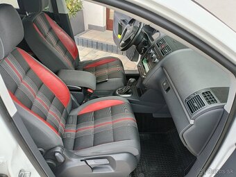 VOLKSWAGEN TOURAN 2.0 TDI CR 103 kW DSG6 MATCH BI-XENÓN - 13