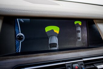 BMW Rad 7 740d xDrive - 13