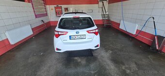 Toyota Yaris Hybrid 1.5 - 13