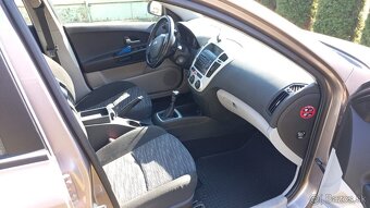 Prenájom vozidla KIA cee’d – spoľahlivé a úsporné auto - 13