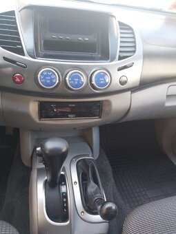 Mitsubishi L200 automat 100kw model 2007 dovoz Taliansko - 13