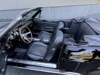 Ford Mustang Convertible z roku 1968 - 13