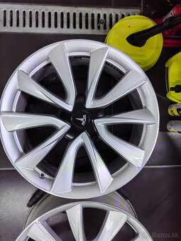 5x114.3 r19 tesla - 13