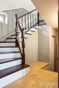 BOSEN | Na predaj priestranný rodinný dom s bazénom a saunou - 13