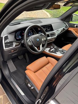 BMW X5 45e 2021, Sky Lounge, Laser, Massage, 4 zón. kl. - 13
