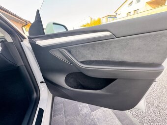 Tesla Model Y Long Range - 13