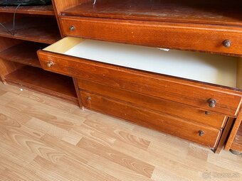 Darujem kvalitnú obývaciu stenu z dreva - 13