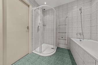 Veľký 3izbový byt pre viac osôb za dobrú cenu - 13