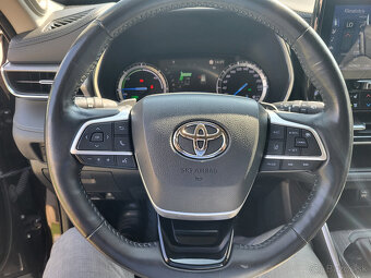 Toyota Highlander 4x4 r.v. 2022, 132500km, Panorama + JBL - 13